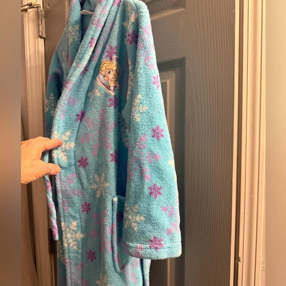 Disney Elsa Frozen blue robe with long sleeves in blue with pink purple Medium